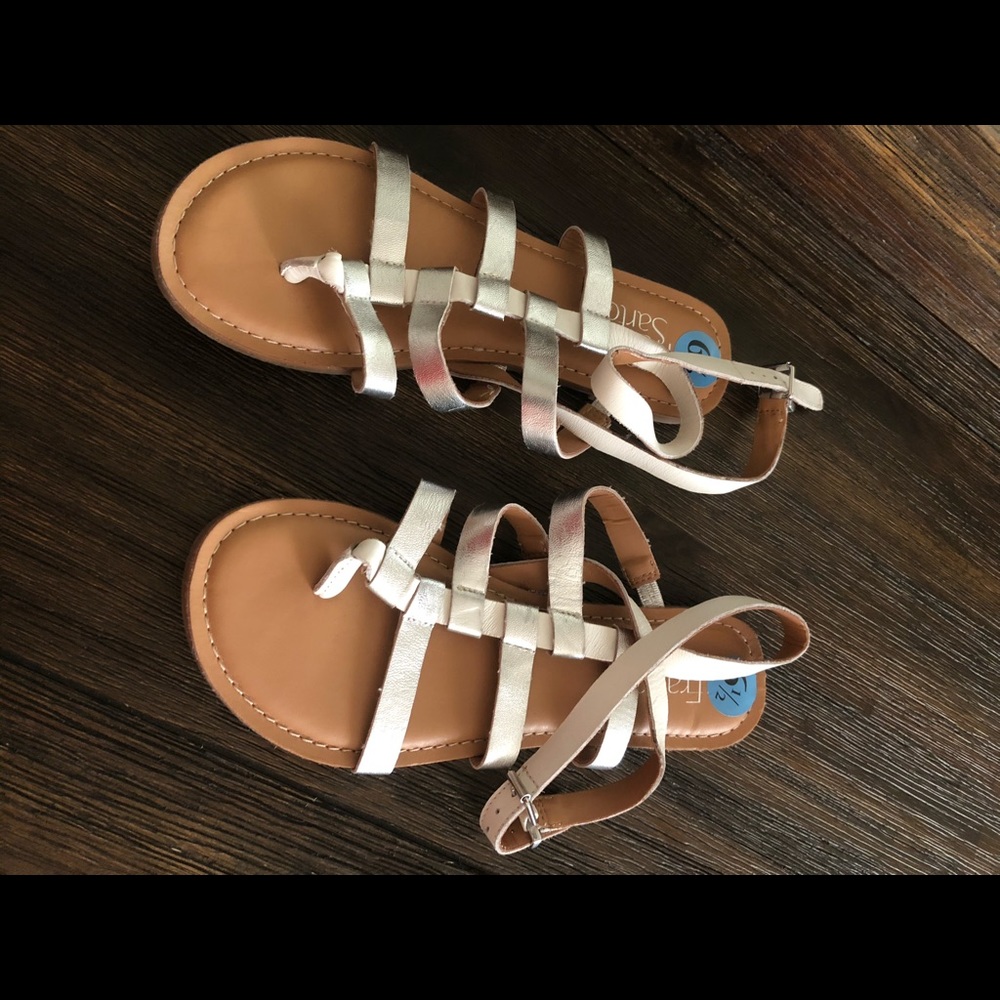 Sarto Franco brand new silver flats